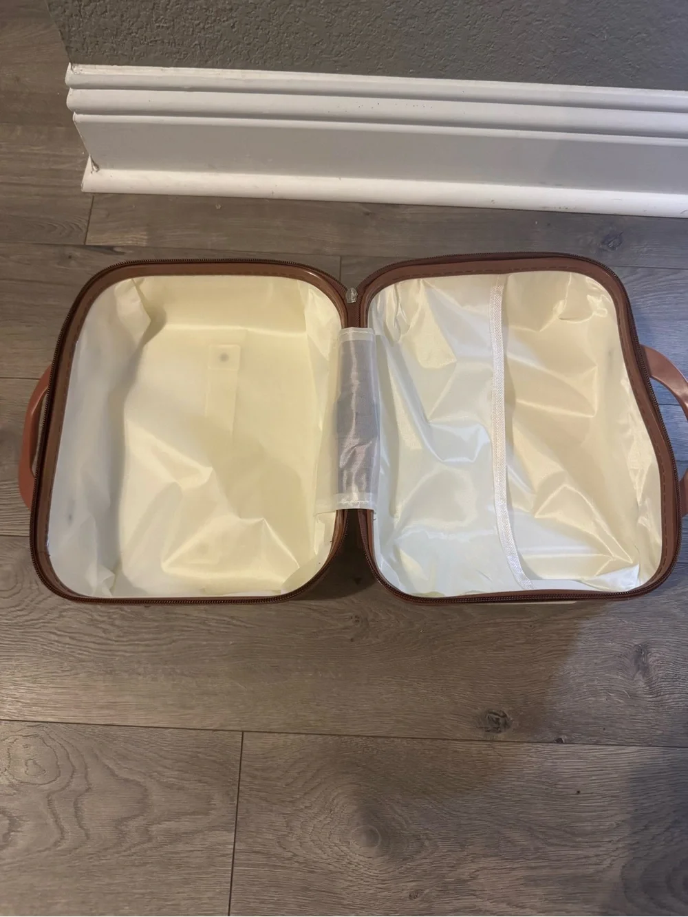 Hello Kitty Cream and Brown Molded Carry Case